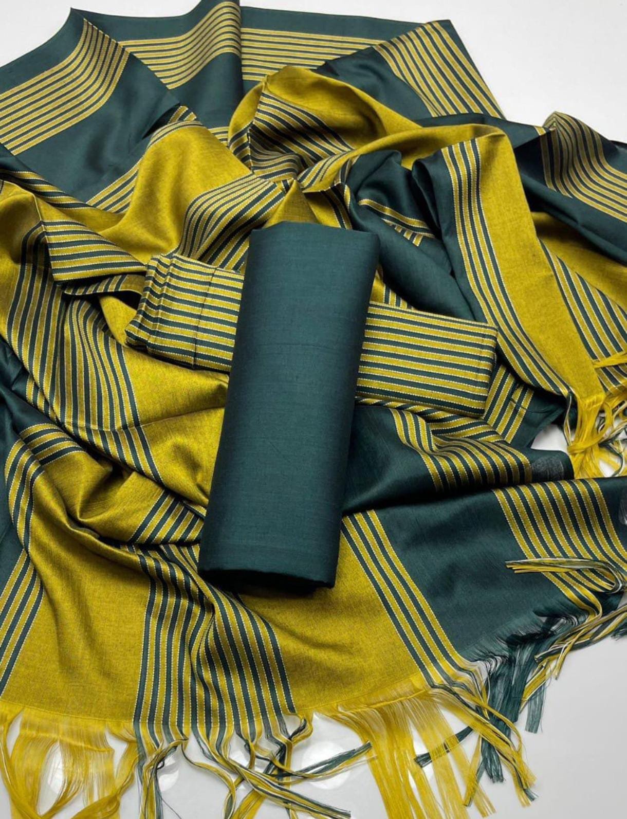 New Collection 2026 – Sussi Fabric 3PC Suit with Jacquard Shawl - Image 2