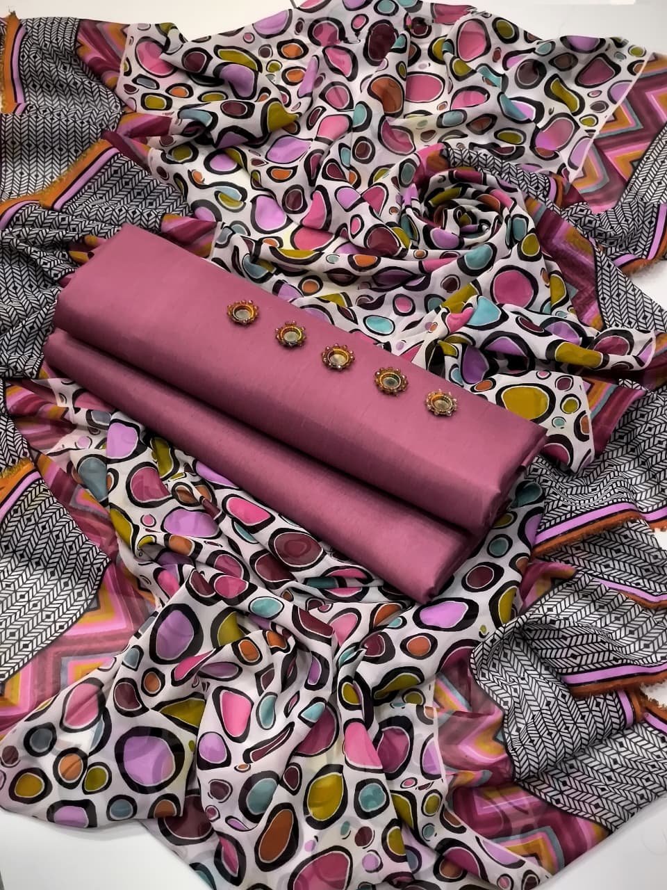 Chiffon Digital Printed Dupatta with Kattan Silk 3PC Suit - Image 3