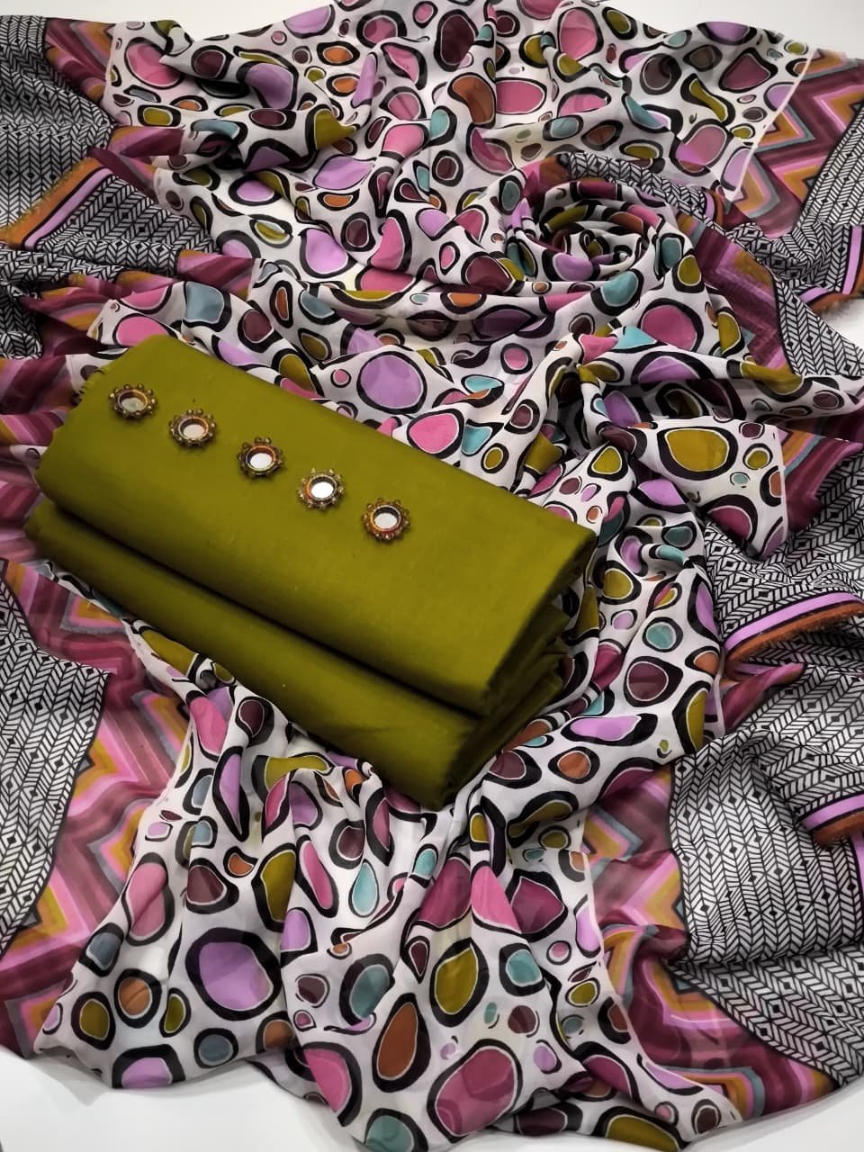 Chiffon Digital Printed Dupatta with Kattan Silk 3PC Suit - Image 7